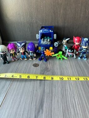 PJ Mask toy figure set with toy car and 10 action figures from PJ Mask